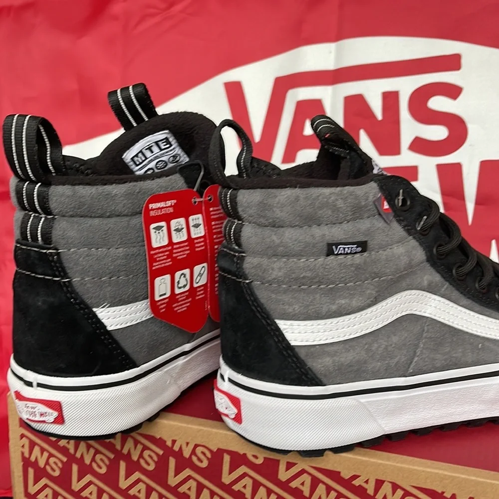 Vans Sk8-Hi Mte-2
Pewter/Black
VNOA5KYCPBQ
Men’s boots - sneakers - Picture 15 of 16